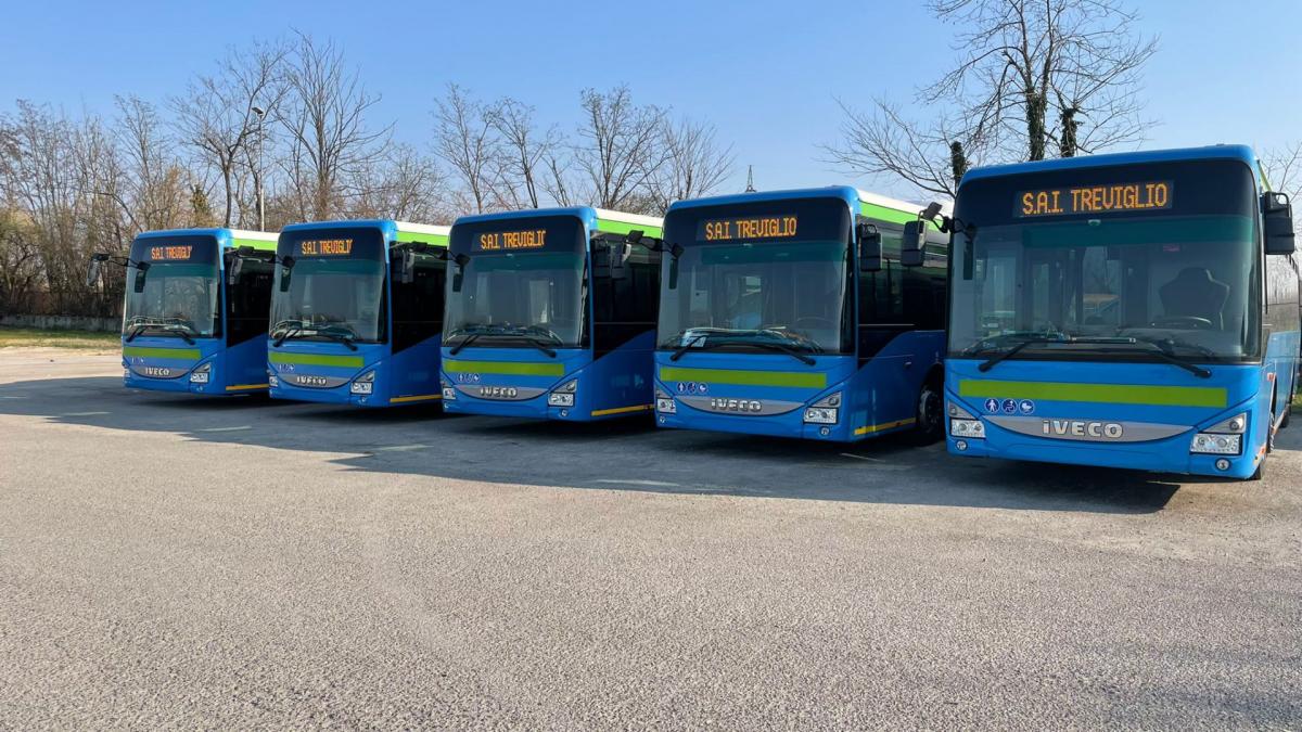 Registrace autobusů v EU v únoru 2022