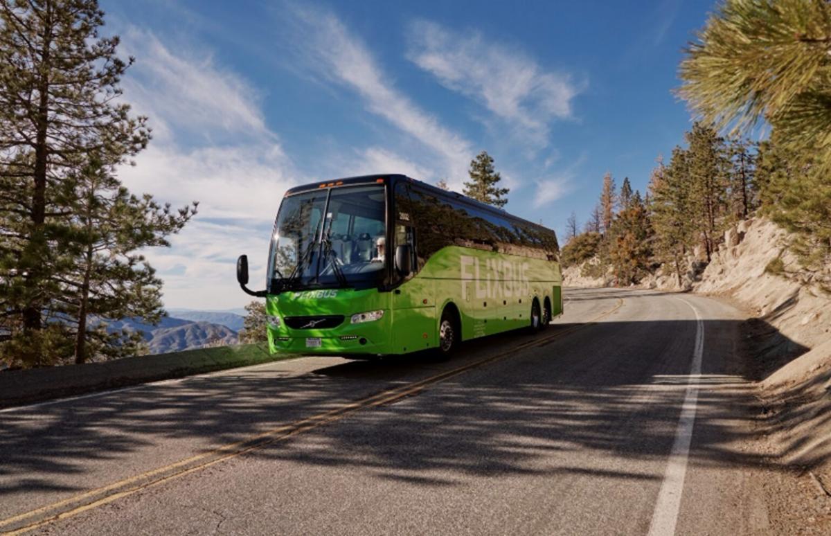 FlixBus zahajuje vnitrostátní dopravu v Kanadě, novinky připravuje i u nás 