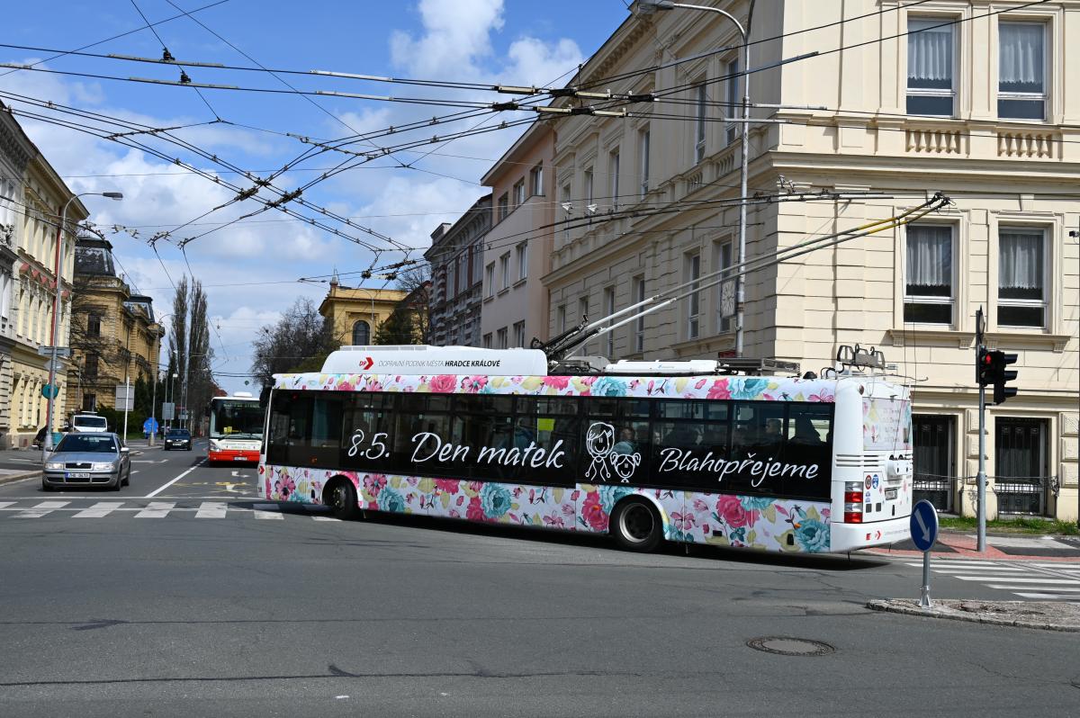 V Hradci Králové pokračují v tradici vyzdobených vozů MHD