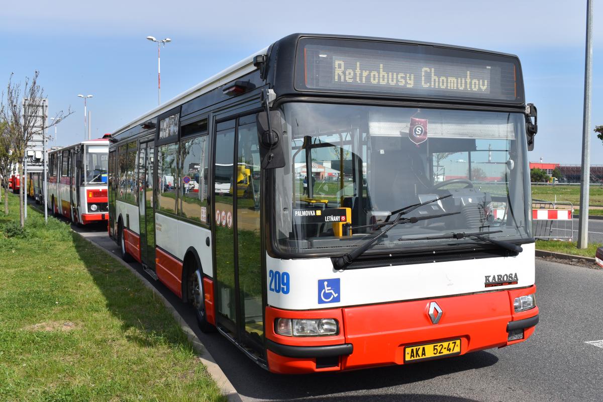 Autobusový den PID v Praze - Letňanech obrazem