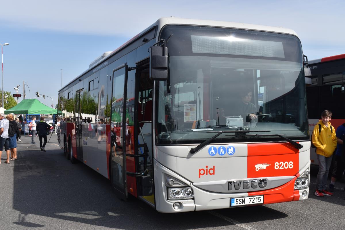 Autobusový den PID v Praze - Letňanech obrazem