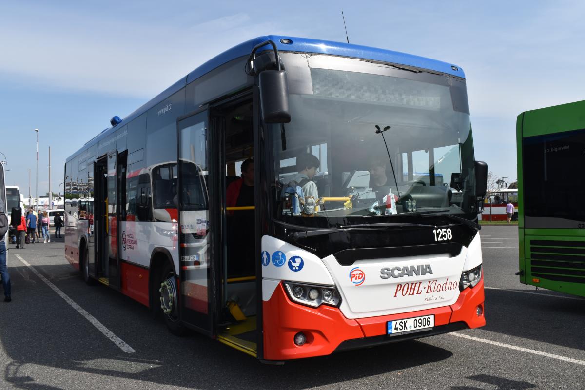 Autobusový den PID v Praze - Letňanech obrazem