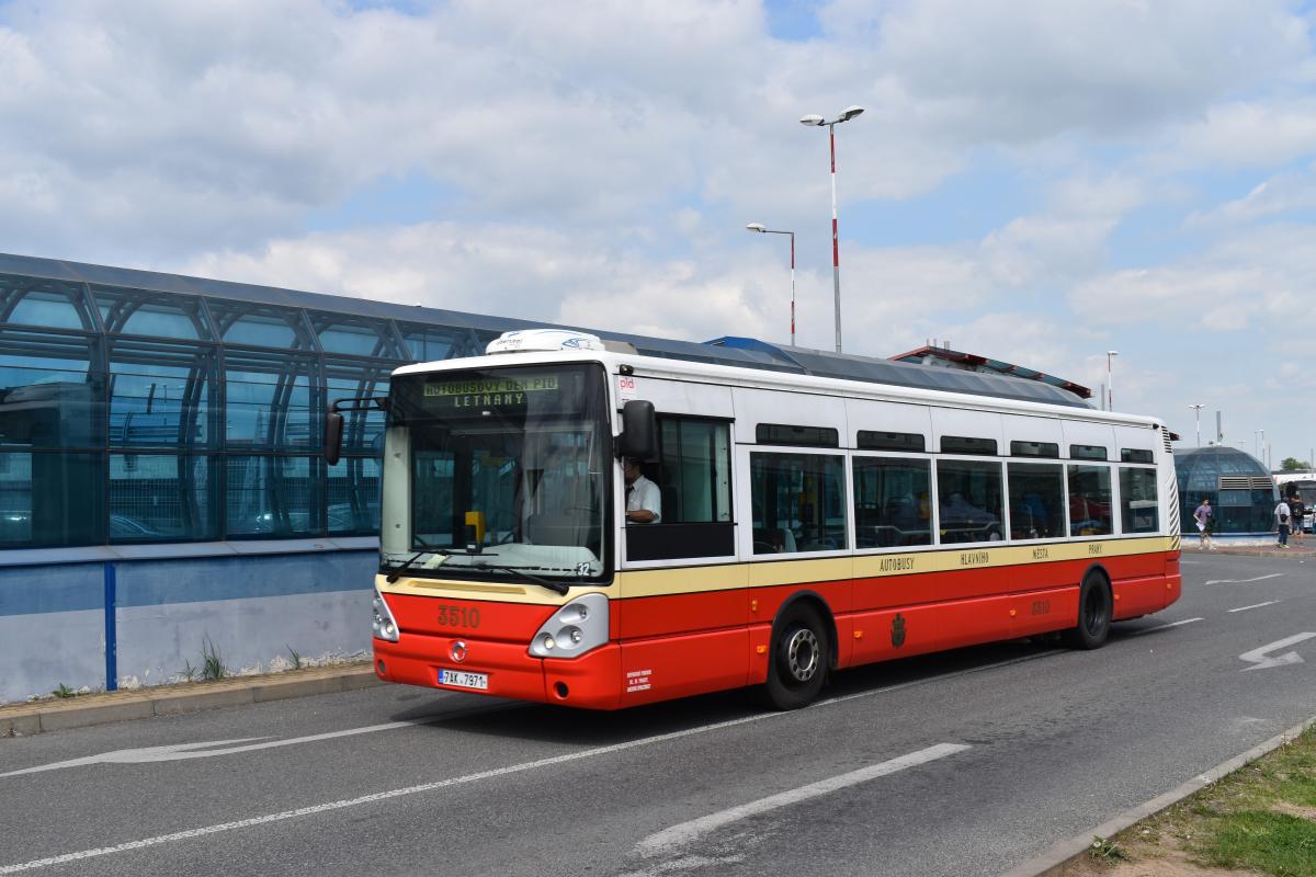 Autobusový den PID v Praze - Letňanech obrazem