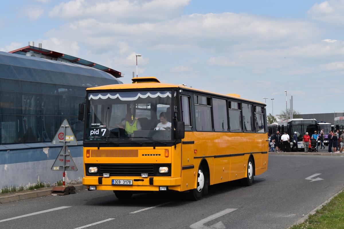 Autobusový den PID v Praze - Letňanech obrazem