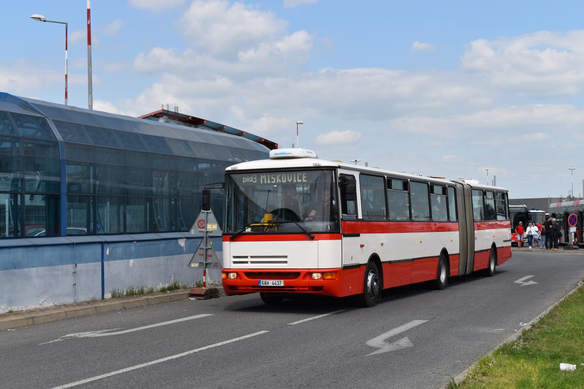 Autobusový den PID v Praze - Letňanech obrazem