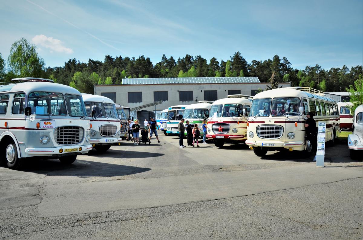 Z přehlídky historických autobusů RTO klubu