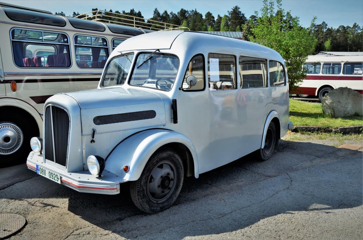 Z přehlídky historických autobusů RTO klubu