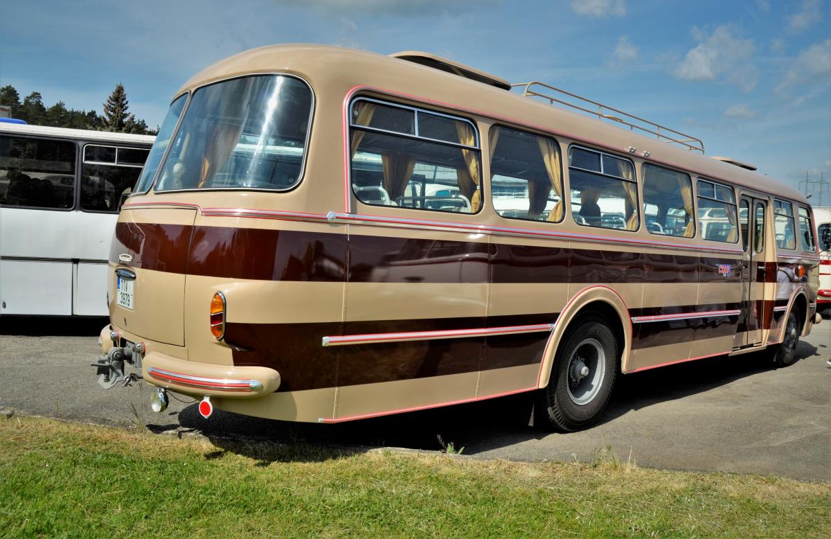 Z přehlídky historických autobusů RTO klubu