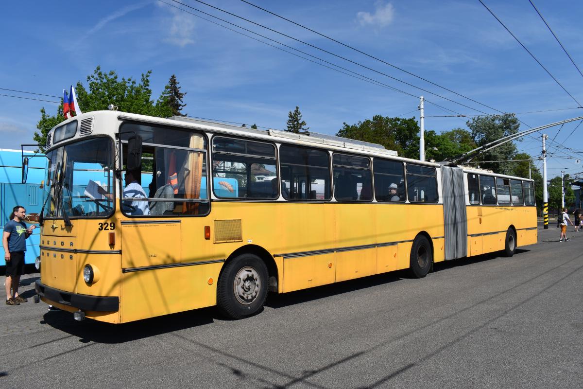 Den otevřených dveří v DP města Pardubic - obrazem