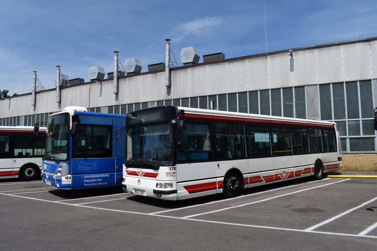 Den otevřených dveří v DP města Pardubic - obrazem