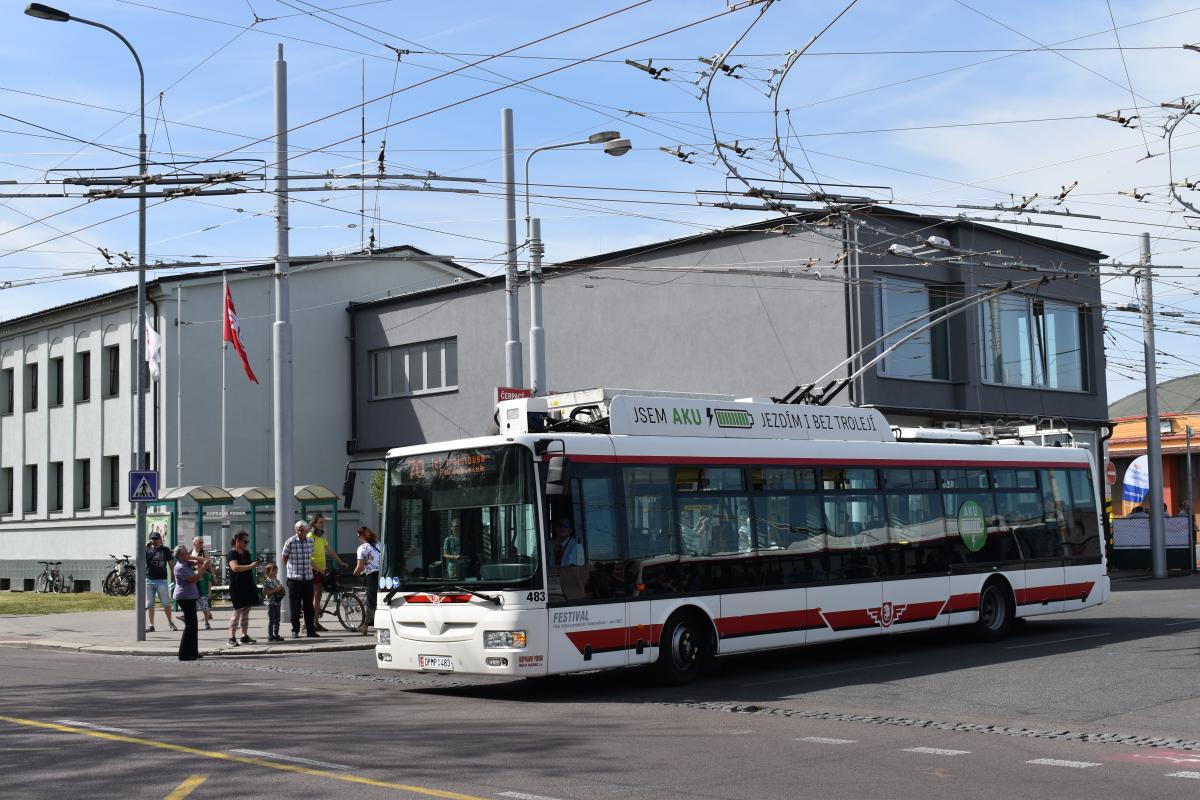 Den otevřených dveří v DP města Pardubic - obrazem