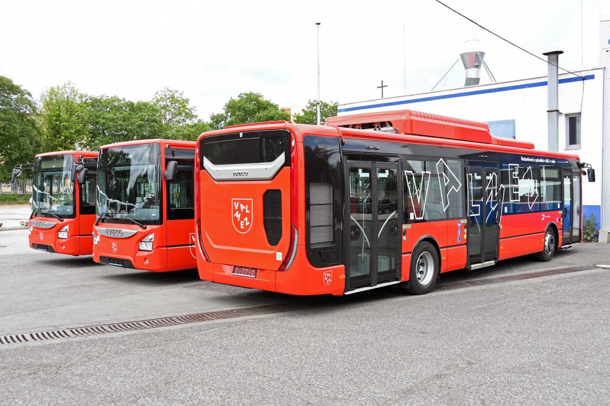 Do ulic Valašského Meziříčí vyrazí zcela nové autobusy Urbanway