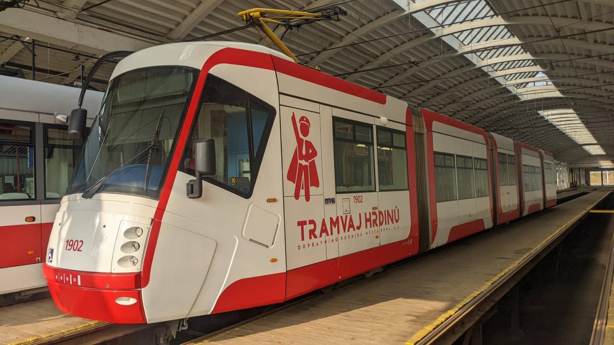 Do ulic Brna vyjíždí Tramvaj hrdinů