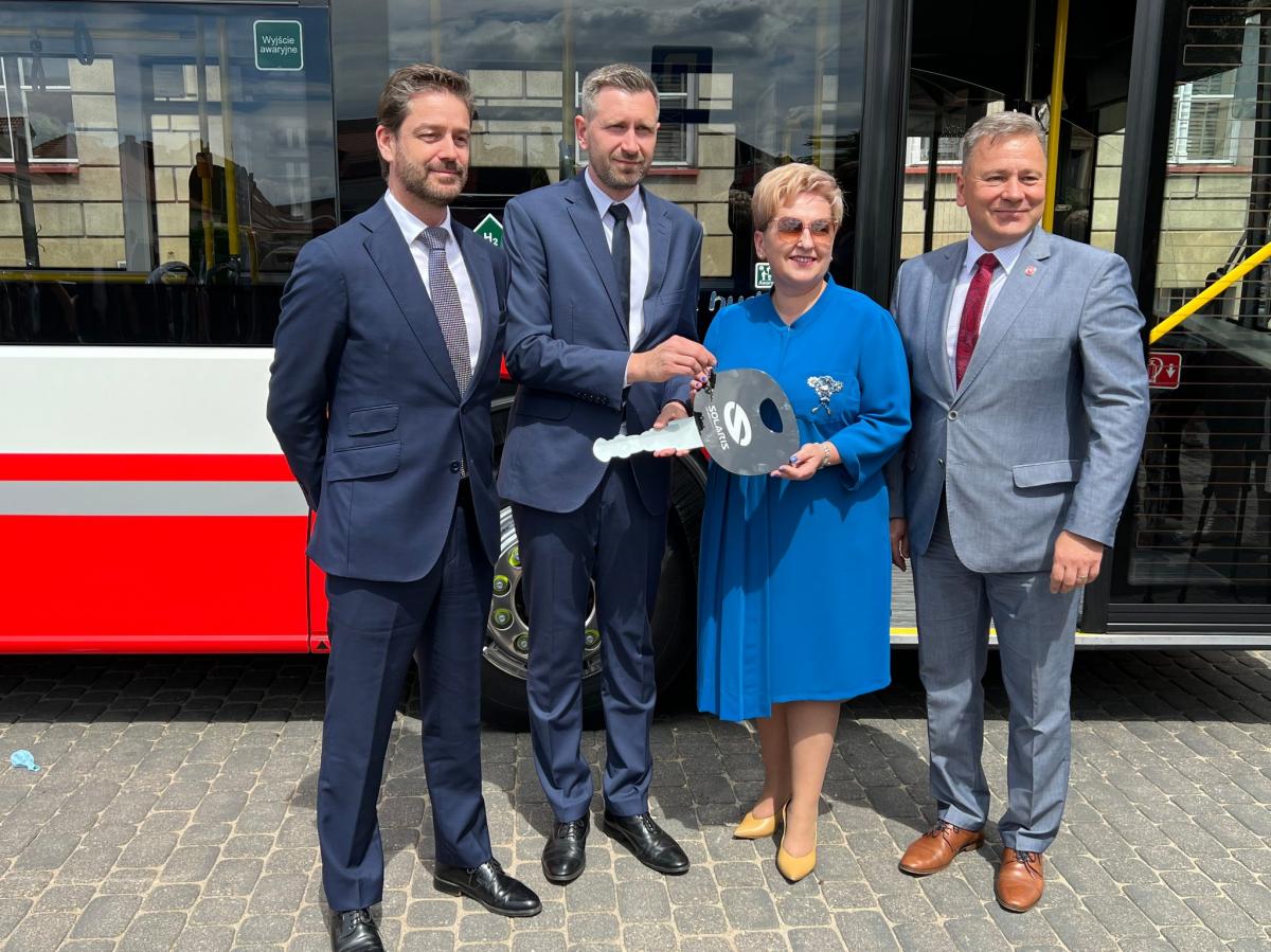 První autobus na vodík pro veřejnou dopravu v Polsku
