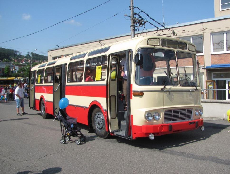 O prázdninách vyjedou na linky MHD ve Zlíně i historická vozidla