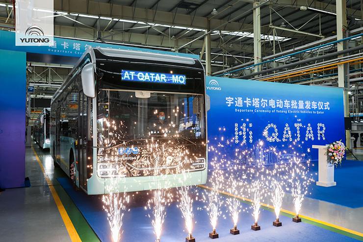 Autobusy "Made in China" na MS ve fotbale v Kataru