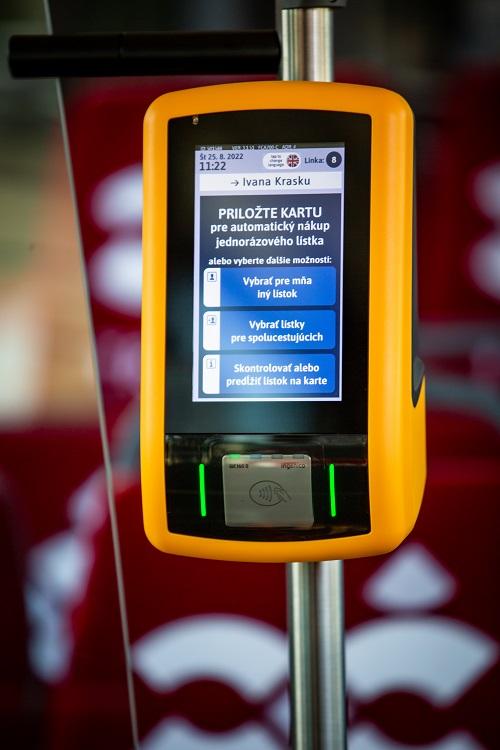 Autobusy v Trenčíně jezdí s info panely BUSE