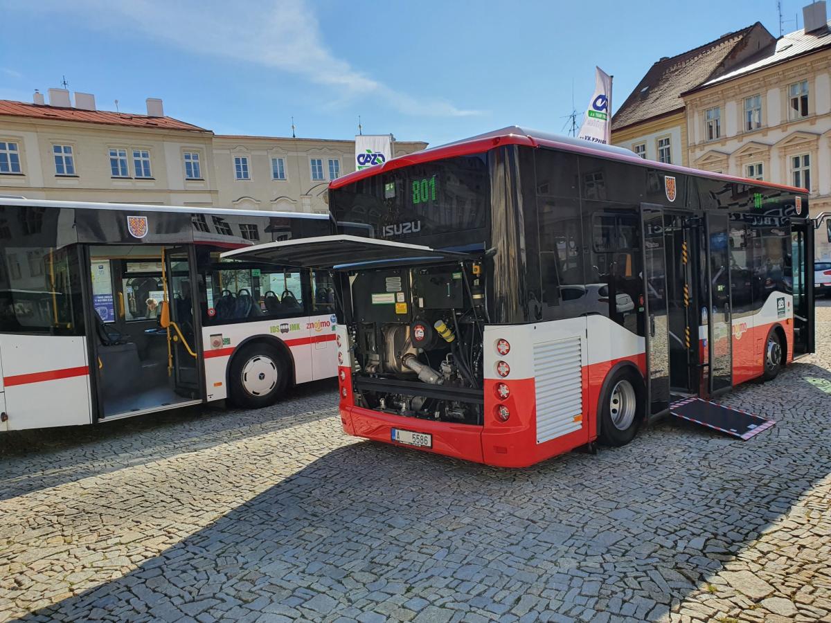 Ve Znojmě se představily nové autobusy, vyjedou od nového roku