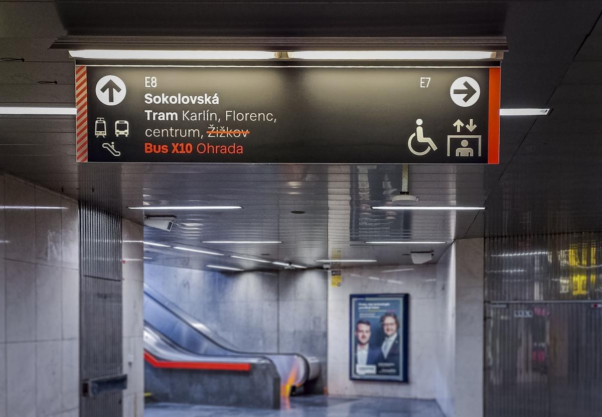 Čitelná Palmovka: první stanice metra v nových barvách