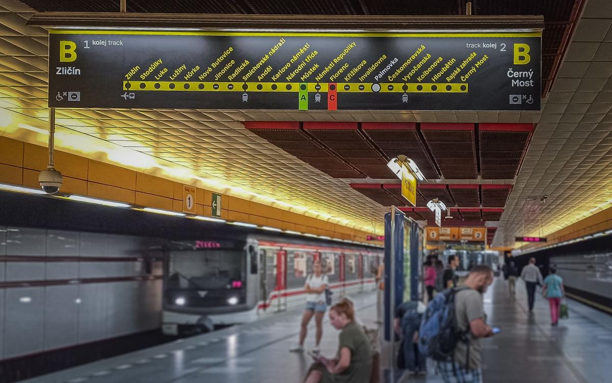 Čitelná Palmovka: první stanice metra v nových barvách