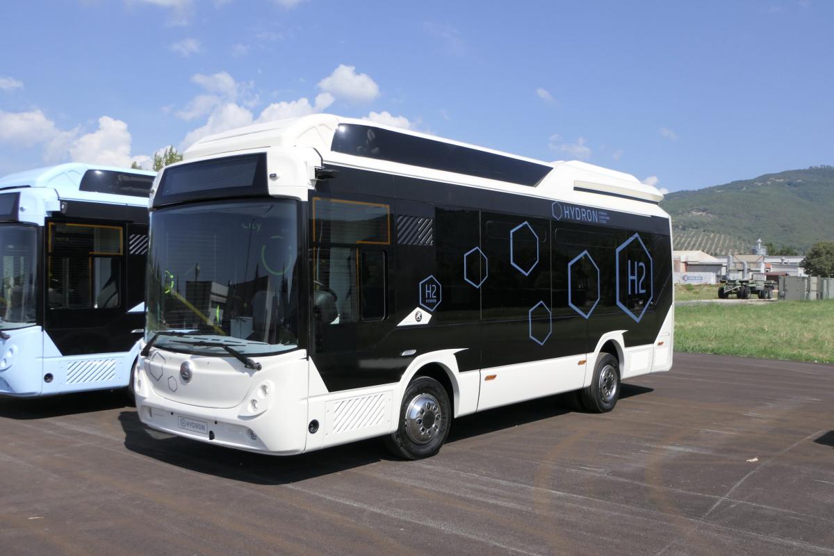 Rampini Hydron jako první 8metrový autobus s pohonem na H2