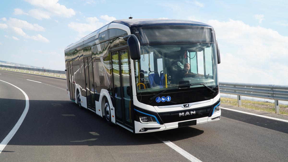 MAN doplňuje řadu elektrických autobusů o krátký midibus Lion's City 10 E