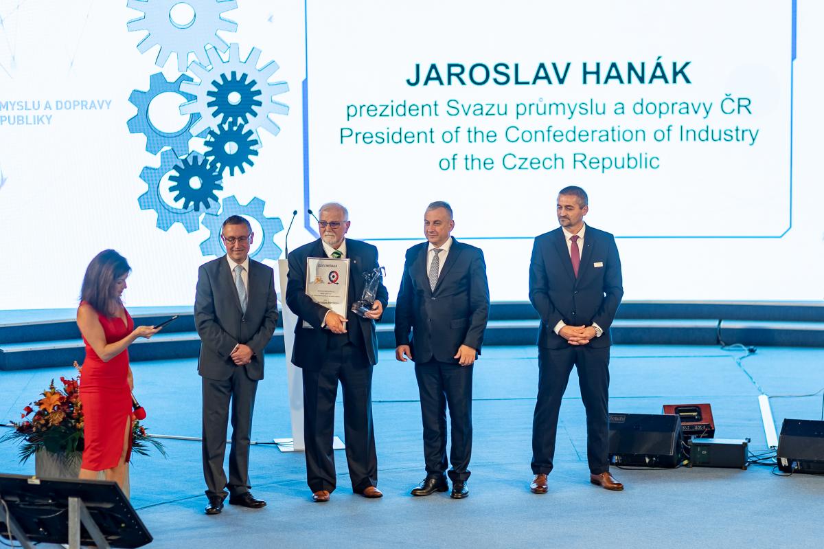 Dvě Zlaté medaile Mezinárodního strojírenského veletrhu za vodíkové autobusy na Slovensko