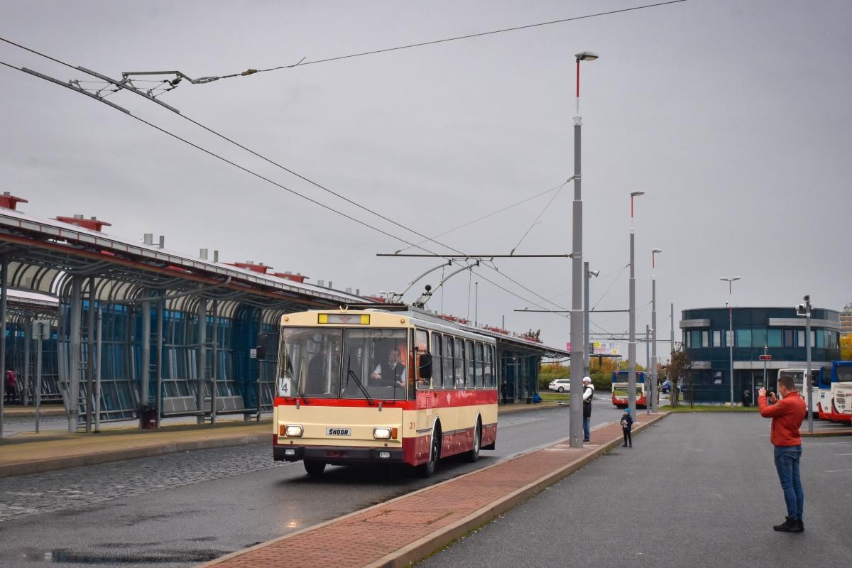 Návrat k zahájení zkušebního provozu na nové trolejbusové trati do Čakovic