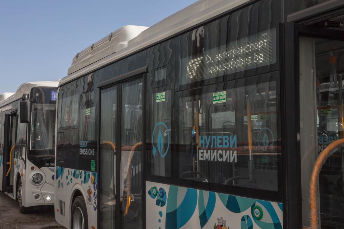 18m e-bus Chariot-Higer se superkapacitorem zkušebně v Sofii a Bělehradu