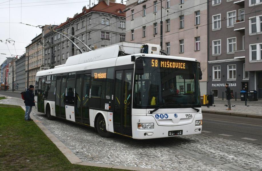 Na trolejbusovou trať 58 v Praze zítra vyjede s cestujícími první trolejbus 