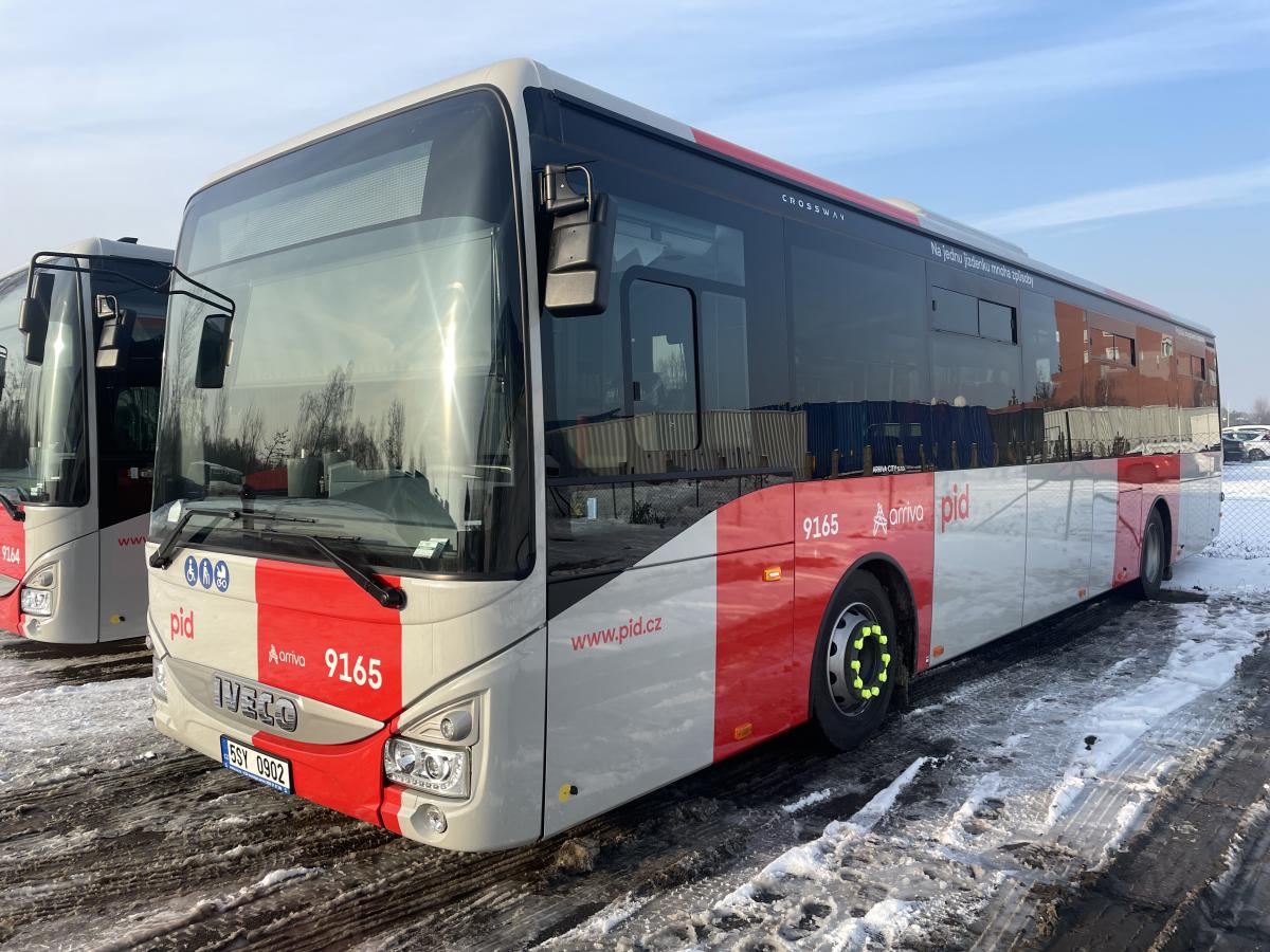 Cestující na Jílovsku a Strančicku vozí nové nízkopodlažní autobusy