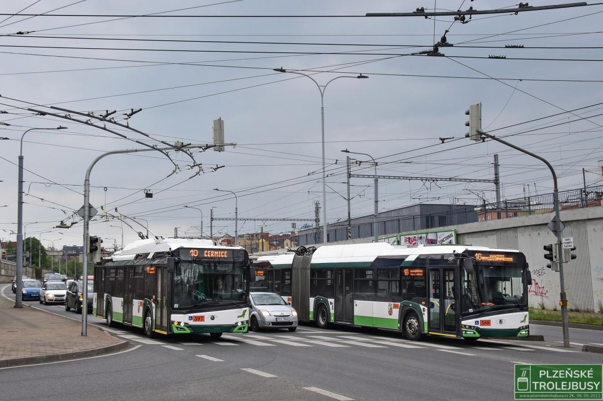 Západočeská metropole nakupuje až 53 nových trolejbusů od Škodovky