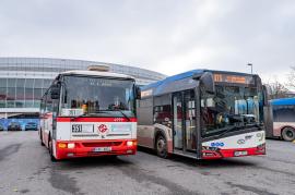 Před 30 lety vyjely první příměstské autobusové linky do okolí Prahy