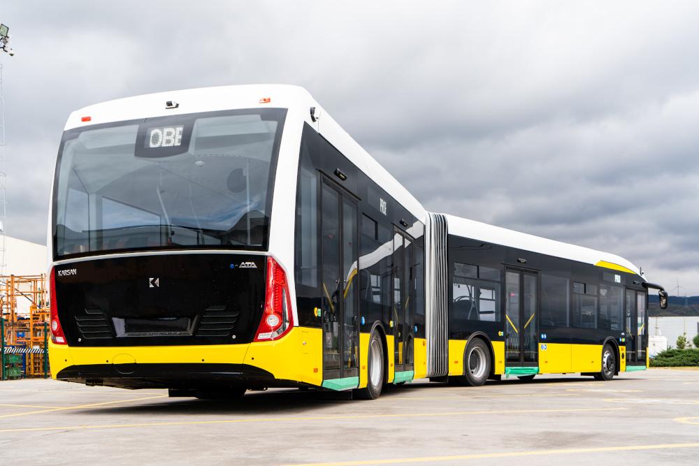Do Temešváru dorazily první kloubové elektrické autobusy Karsan