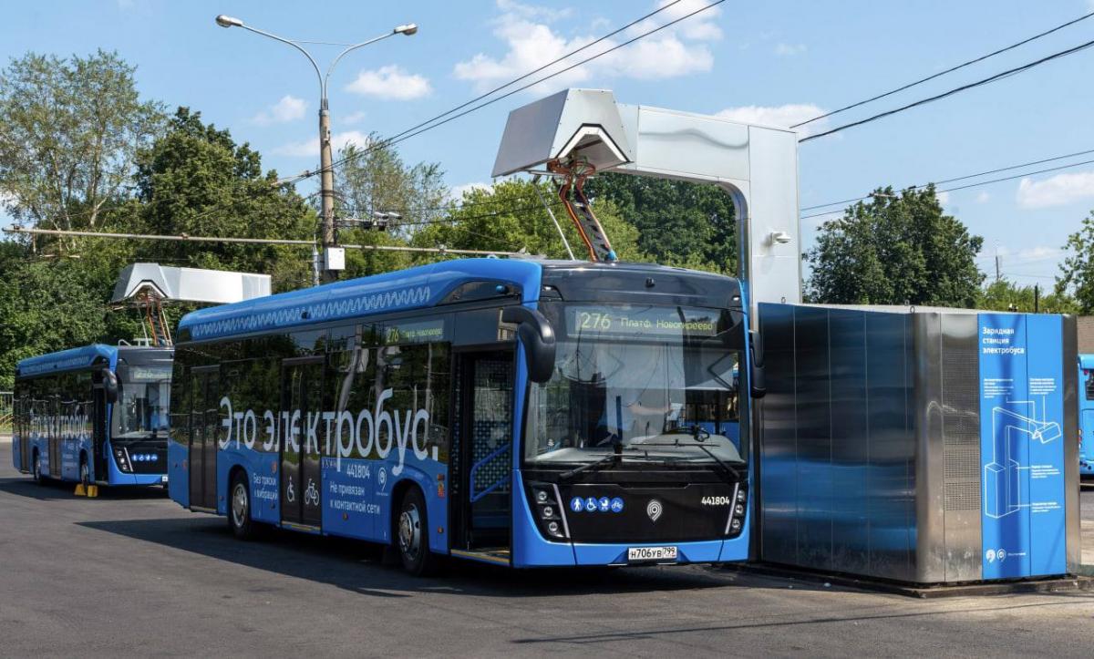 Moskva má 1 050 elektrických autobusů, všechny ruské výroby