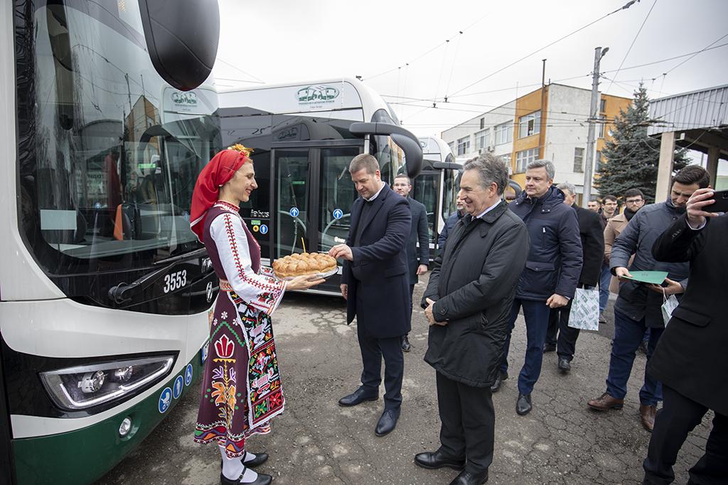  Elektrické autobusy Irizar v dalším bulharském městě