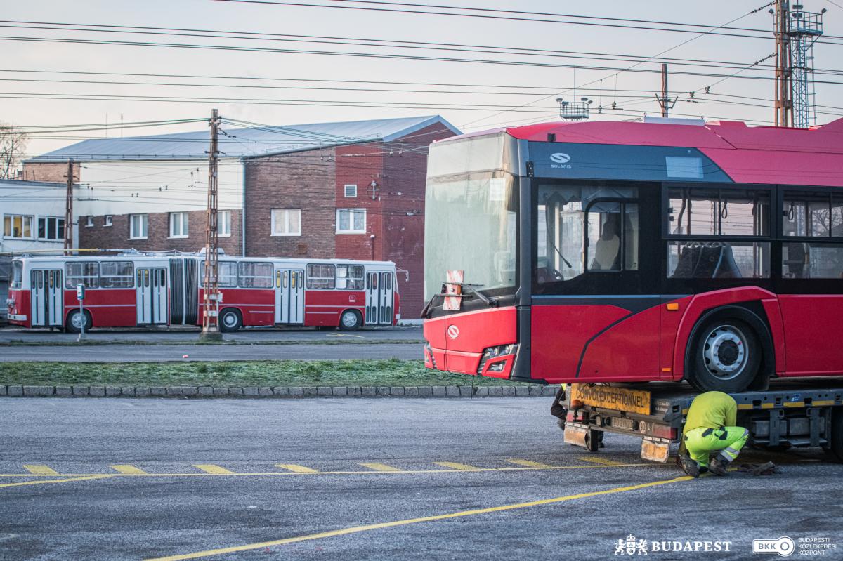 Do Budapešti přijel z Plzně první sólo trolejbus Trollino