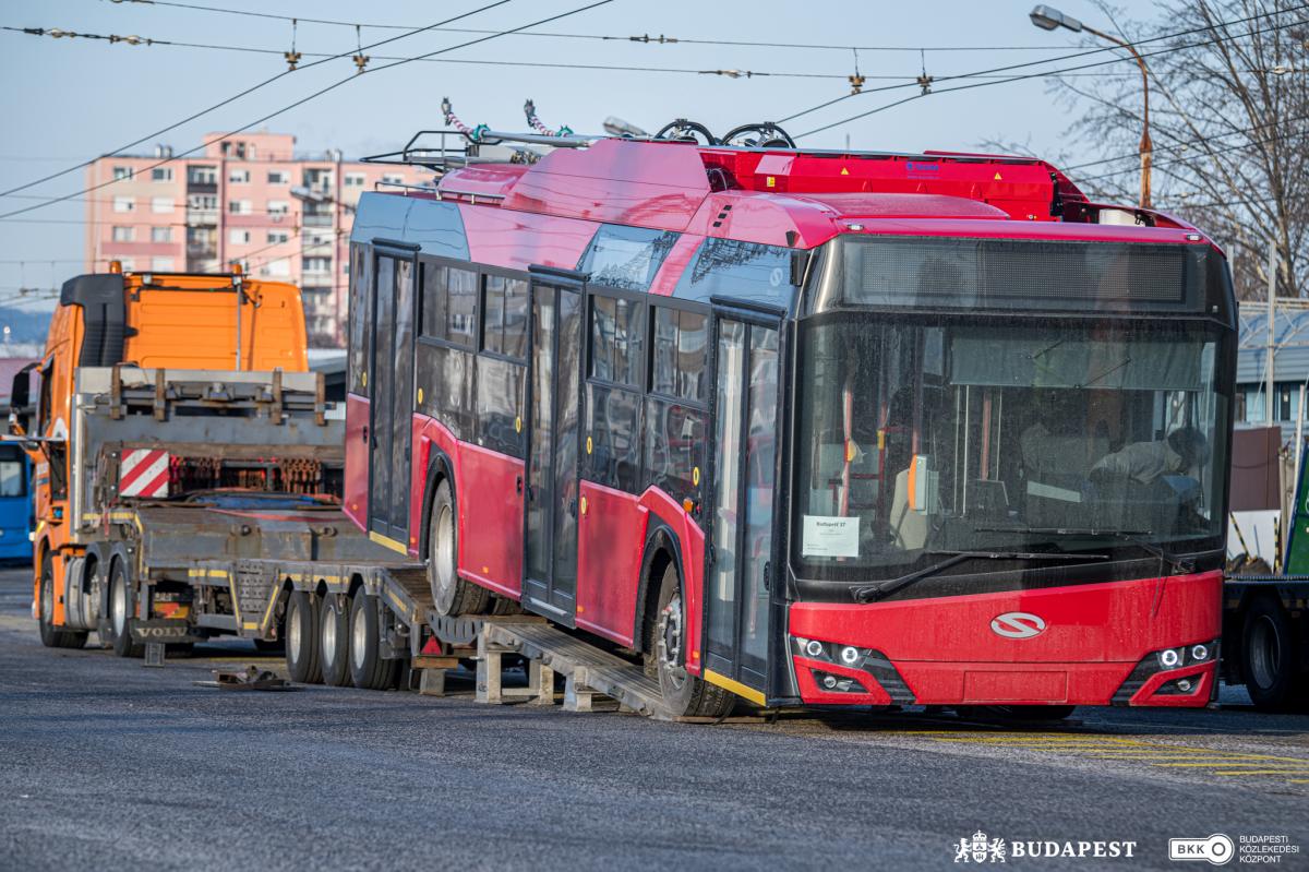 Do Budapešti přijel z Plzně první sólo trolejbus Trollino