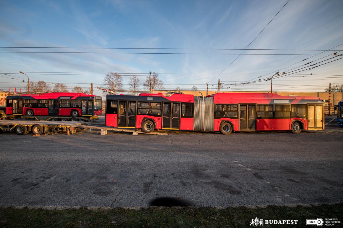 Do Budapešti přijel z Plzně první sólo trolejbus Trollino