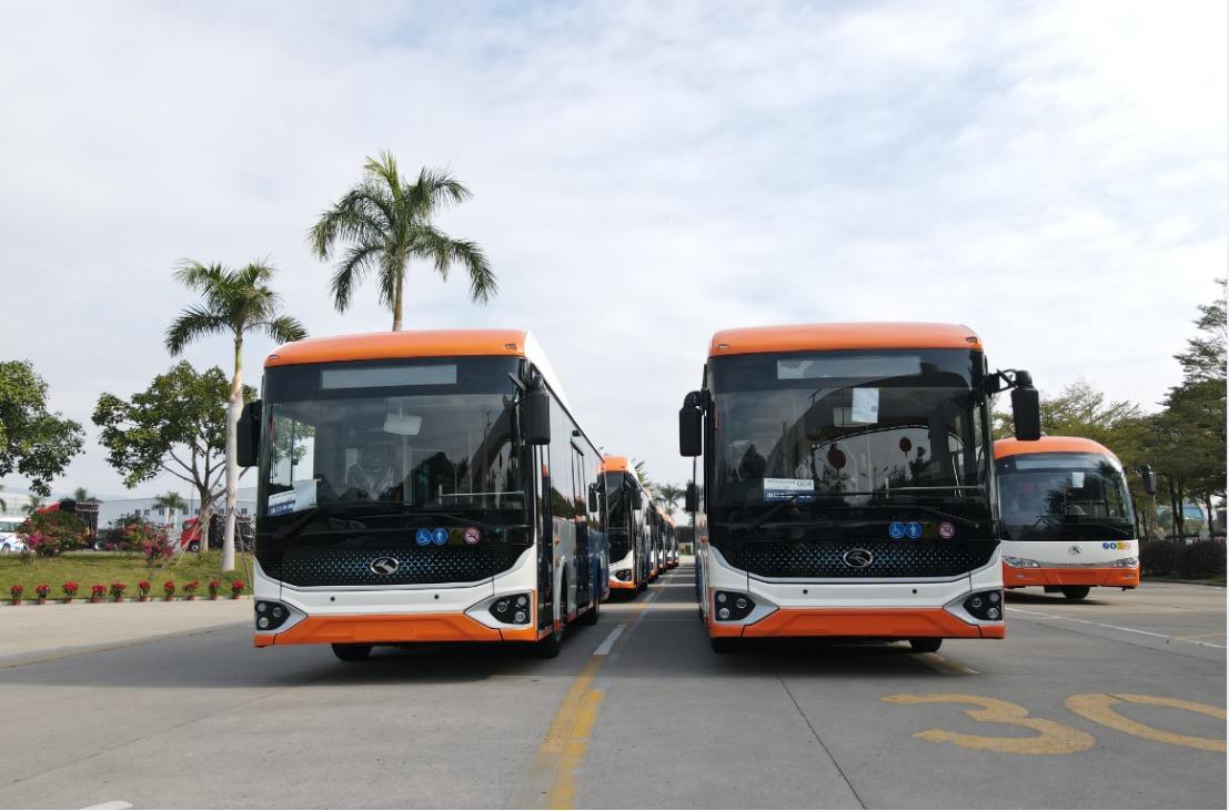 Dalších 150 autobusů King Long vyrazilo na Kypr