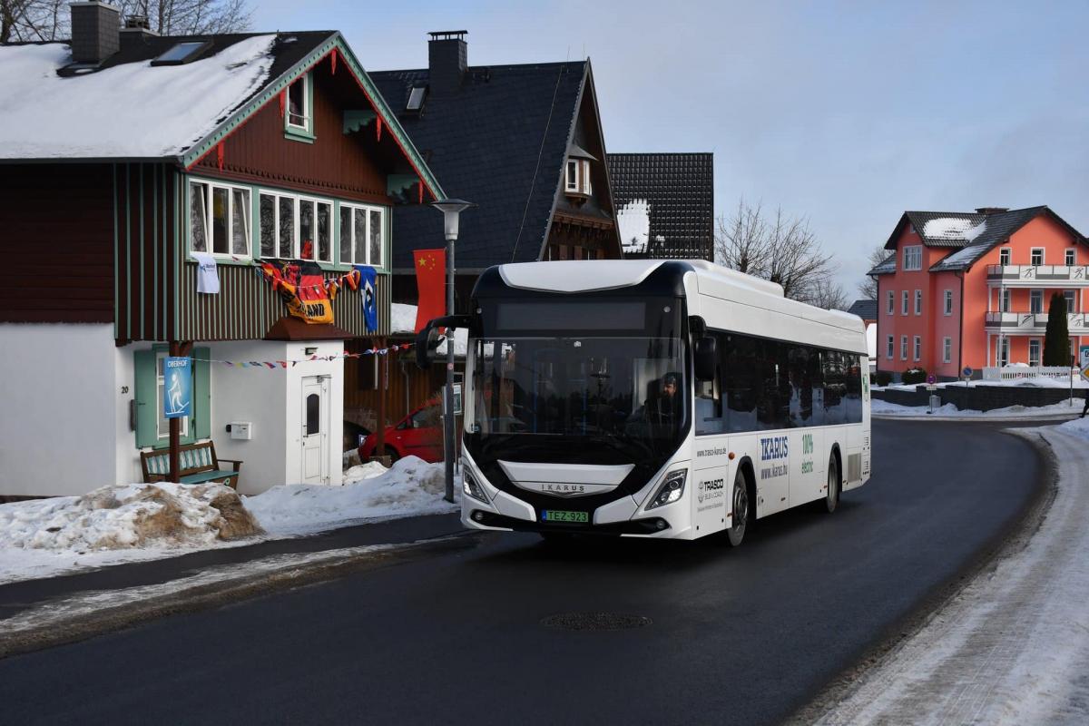 S elektrickým Ikarusem na Světový pohár v biatlonu