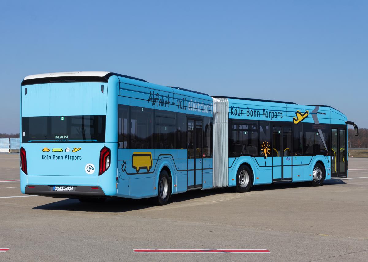 Elektrobusy MAN Lion's City 18 E dorazily na letiště Kolín-Bonn