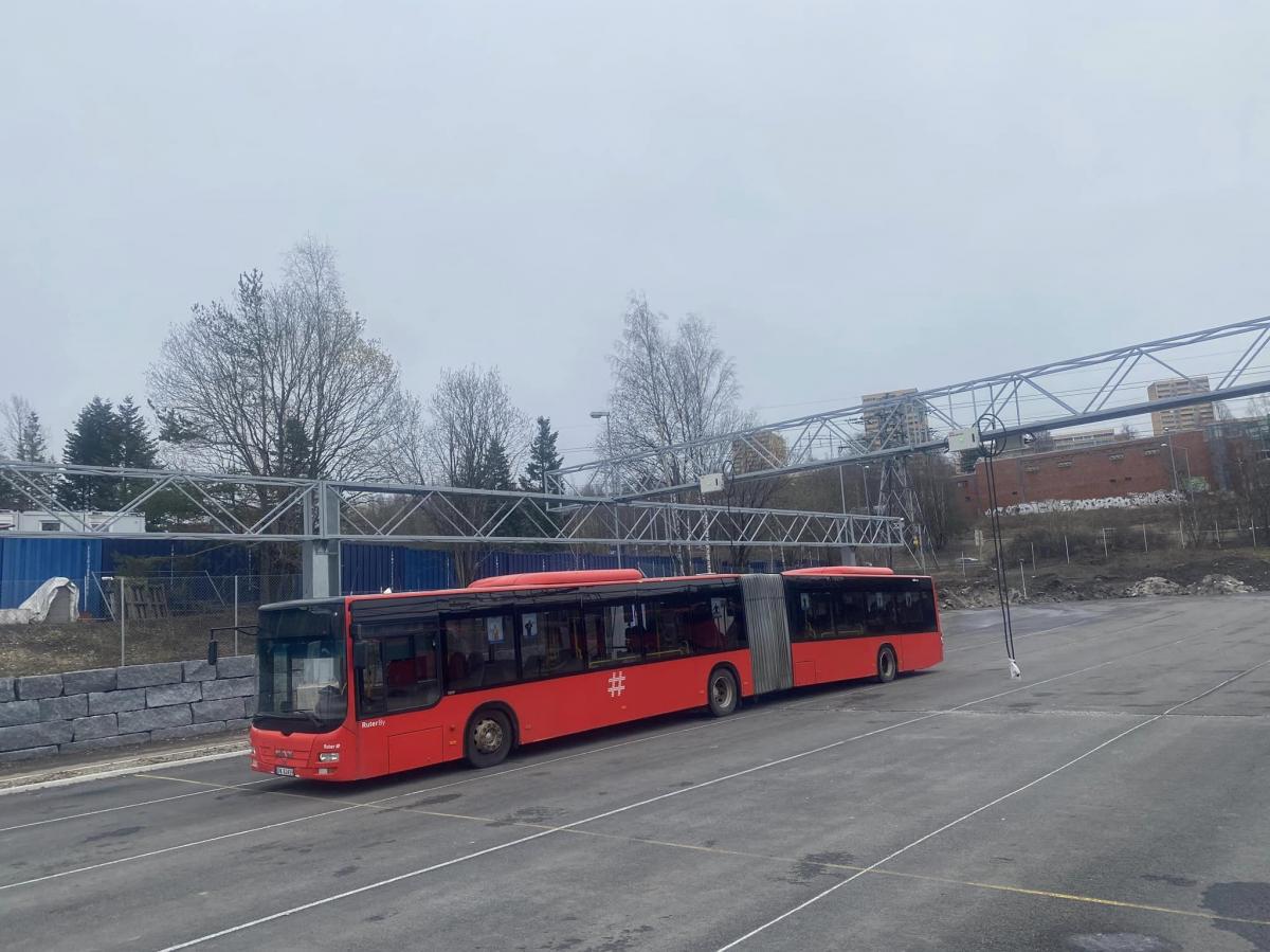 183 elektrických autobusů Solaris v ulicích Osla!