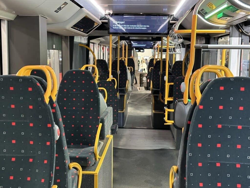 183 elektrických autobusů Solaris v ulicích Osla!