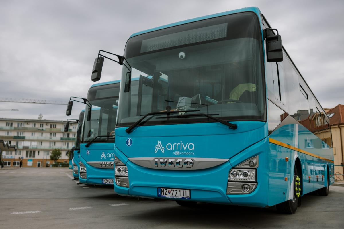 ARRIVA na Slovensku představila 43 autobusů IVECO 