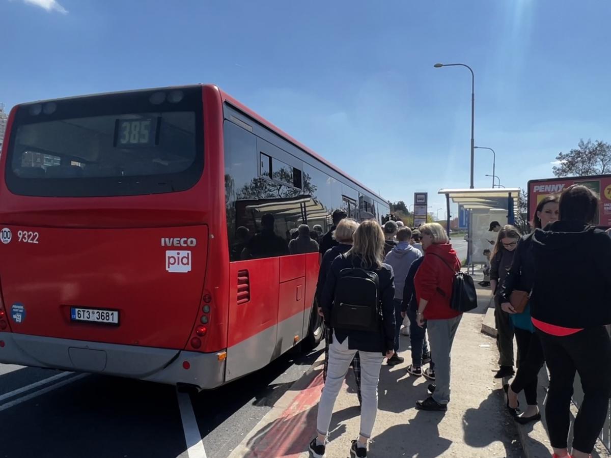 V MHD stále schází řidiči, stejně jako v celé autobusové dopravě  