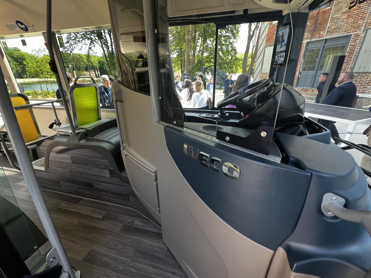 IVECO BUS nabízí nově plně elektrický Crossway a Streetway