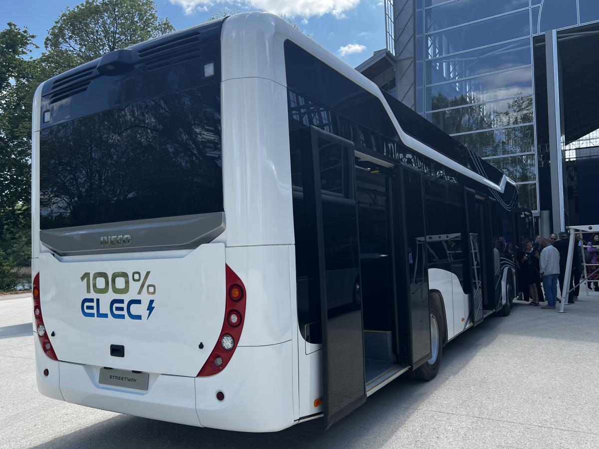 IVECO BUS nabízí nově plně elektrický Crossway a Streetway