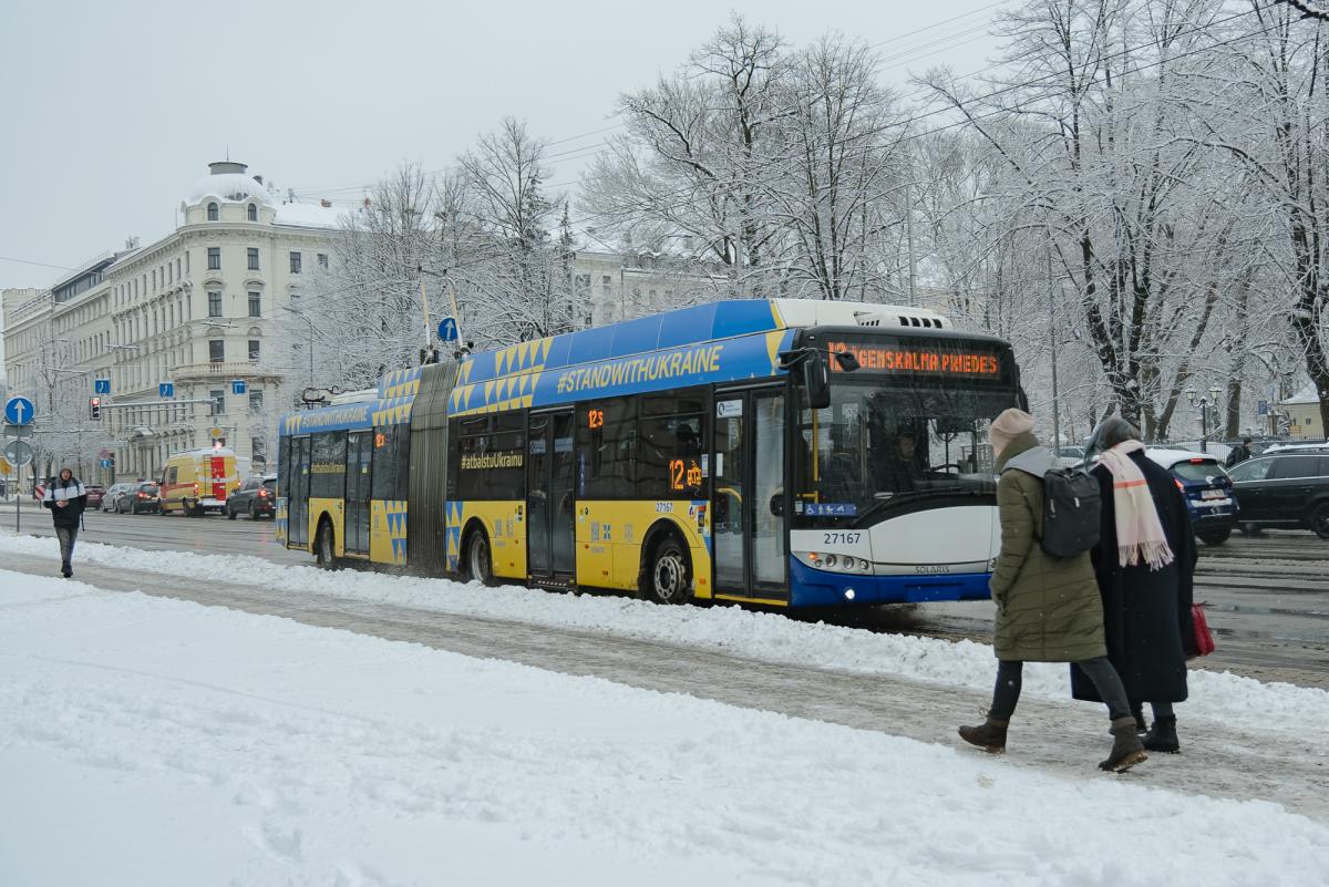 Po Praze jezdí unikátní tramvaj v národních barvách Ukrajiny