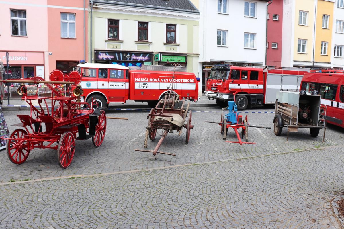 Historické autobusy zpestřily městské slavnosti v Chotěboři